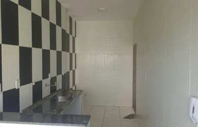 Imagem 2: Iraja alugo casa 2 qtos sala coz banh garagem