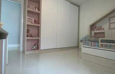 Imagem 2: Casa de condomínio para venda possui 240 metros quadrados com 4 quartos