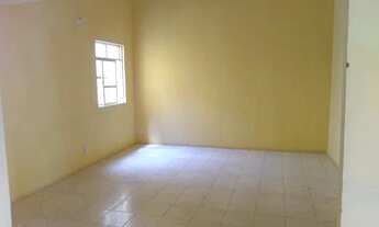 Imagem 2: Casa Ampla 3/4 ( **Sendo Uma Suíte** ) Varanda / Garagem etc...