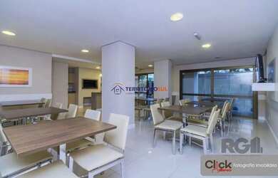 Imagem 6: Vende apartamento desocupado, andar alto, mobiliado, living de dois ambientes, no Passo da