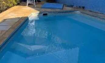 Imagem 2: Natal num espaço aconchegante piscina e churrasqueira