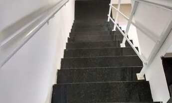 Imagem 4: Arsenal Imóveis vende-Duplex com 2 quartos e varanda no Arsenal-Só 210.000,00