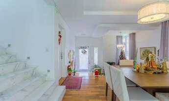 Imagem 6: 3 suítes, quintal muito aconchegante, 4 vagas, condomínio Green Village Park