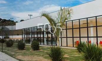 Imagem 3: Lote em declive à venda no condomínio Saint Paul com 360m2 em ótima localização e boa topo