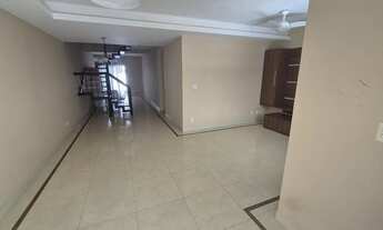 Imagem 4: Imóvel para venda possui 178 metros quadrados com 3 quartos