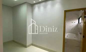 Imagem 5: Casa em condomínio fechado para venda tem 220 m2s com 3 suítes, acabamento de alto padrão