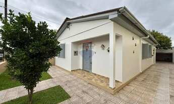 Imagem: Casa ampla com suíte, energia solar e pátio