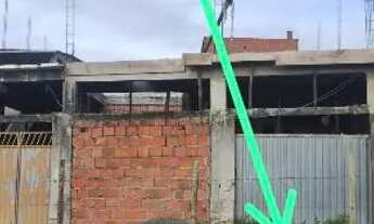 Imagem: Avenida com 5 casas, sendo 2 já prontas