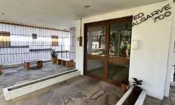 Imagem 2: Apartamento em Porto Alegre, no bairro Medianeira, com 1 dormitório(s), e 1 banh