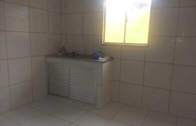 Imagem 3: Casa- 4 quartos Sepetiba-RJ - RS 980,00