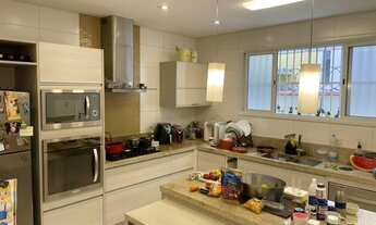 Imagem 2: Casa para locação 210 m2 com 4 suítes, piscina e área grill - Ponta da Praia - Santos - Sã