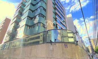 Imagem 2: Cobertura de alto padrão para venda com deck e piscina no bairro de Ponta Verde