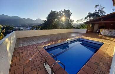 Imagem 2: CASA ESPETACULAR JUNTO AO CENTRO DE TERESÓPOLIS - RJ