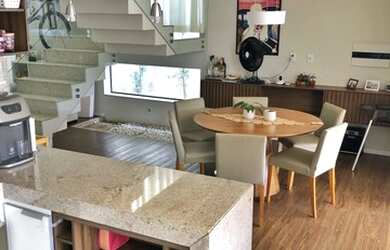 Imagem 4: Casa moderna com 3 quartos, suíte, lavabo, varanda, área gourmet e piscina