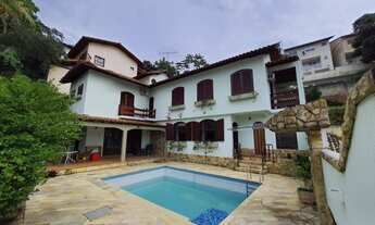 Imagem: Casa para venda tem 300 metros quadrados