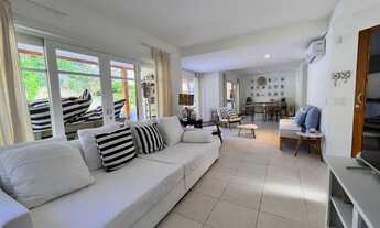 Imagem 13: Casa de condomínio para venda tem 330 metros quadrados com 4 quartos