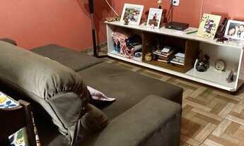 Imagem 2: Sobrado 3 quartos em cima , cozinha, sala e lavanderia em baixo. Amplo quintal