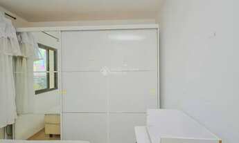 Imagem 4: Apartamento para aluguel tem 62 metros quadrados com 2 quartos em Petrópolis - Porto Alegr