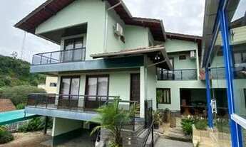 Imagem: Linda Casa 3 pavimentos 6 dormitorios