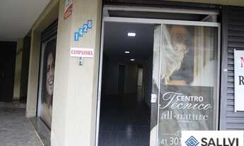 Imagem 2: Loja térrea para alugar - R$ 3.900,00/mês + taxas - Centro - Curitiba/PR