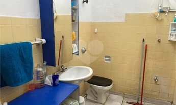 Imagem 2: Casa antiga, ótima para investidores !!!!