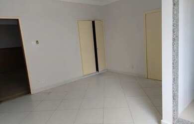 Imagem 3: Apto Centro, reformadíssimo, amplo, Rua 16 de março, excelente preço - Petrópolis - RJ