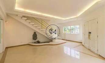 Imagem 2: Sobrado em condomínio à venda e para locação, com 5 quartos, sendo 4 suítes