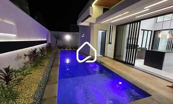 Imagem 4: Casa de Alto Padrão com 3 Suítes, Piscina e Energia Fotovoltaica em Condomínio Fechado