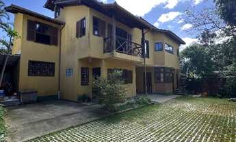 Imagem: Lindo Sobrado em travessa da rua pau de