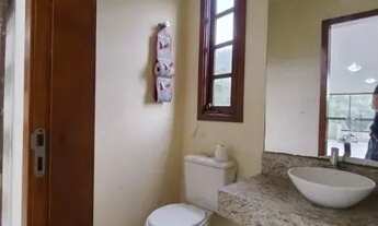 Imagem 6: Casa em Porto Alegre, no bairro Vila Nova, com 4 dormitório(s), e 4 banheiros, à