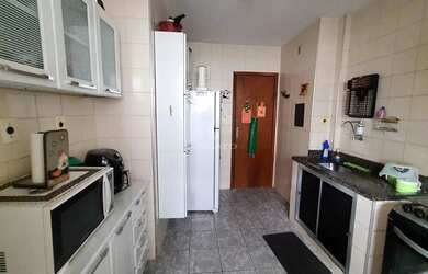 Imagem 5: Apartamento de dois quartos com suíte, varanda e uma vaga no bairro São Mateus