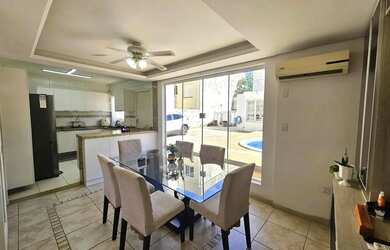 Imagem 3: SOBRADO COM 3 SUÍTES + DORMITÓRIOS NO TÉRRREO | PISCINA