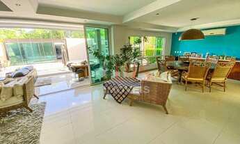 Imagem 7: Essa é para quem busca exclusividade, requinte e conforto! Casa com 4 dormitórios à venda