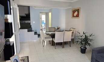 Imagem 2: Sobrado para venda possui 130 metros quadrados com 3 quartos em Capão do Embira - São Paul