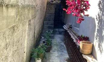 Imagem 6: Sobrado 3 quartos em cima , cozinha, sala e lavanderia em baixo. Amplo quintal