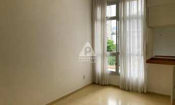 Imagem 3: Sensacional apartamento de 2 quartos, sendo um suíte, com dependências completas e vaga na