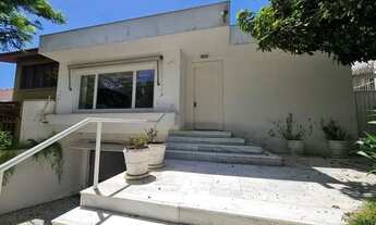 Imagem: PORTO ALEGRE - Casa Comercial - Três Figueiras