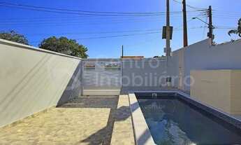 Imagem 2: CASA à venda com piscina e 3 quartos em Peruíbe, no bairro Nova Peruíbe