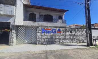 Imagem: Casa com 5 quartos no Jardim América