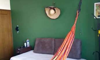 Imagem 2: Apartamento de 2 dormitórios, sacada, churrasqueira no bairro Menino Deus