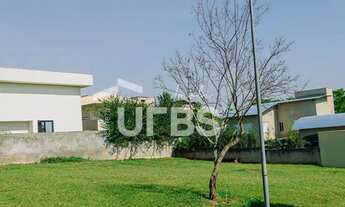 Imagem 3: *Lote residencial esquina, frente para a mata em condomínio horizontal Jardins Verona