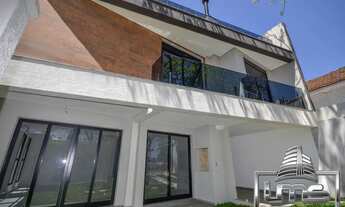 Imagem 5: Sobrado para venda possui 163 metros quadrados com 3 quartos em Mercês - Curitiba - PR