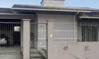 Imagem 2: Casa Térrea FINANCIÁVEL com 113m², PÁTIO INDIVIDUAL, situada no bairro Carianos Sul da Ilh