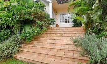 Imagem 7: São Lourenço, Casa triplex, desocupada, com local para elevador de carga, condomínio São