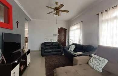 Imagem 2: Oportunidade - Casa Sobrado - Bosque dos Eucaliptos - 3 Dormitórios - 180m²