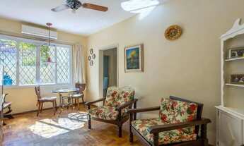 Imagem 2: Apartamento térreo com pátio à venda no Bom Fim 2 dormitórios e dependência