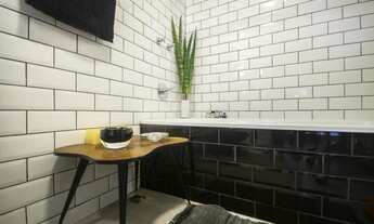 Imagem 4: Apartamento reformado - lindo - sem vaga de garagem com 2 sacadas