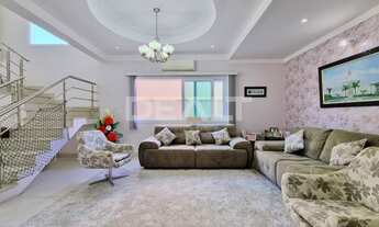 Imagem: Sobrado em condomínio com 4 quartos quintal