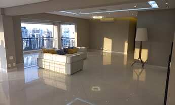 Imagem 3: Apartamento para locação, com 213m², 4 dormitórios, sendo 2 suítes e 3 vagas