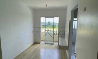 Imagem 3: Apartamento a venda Vila Tatetuba 2 dormitórios, sacada com sol da manhã, vista livre e 1